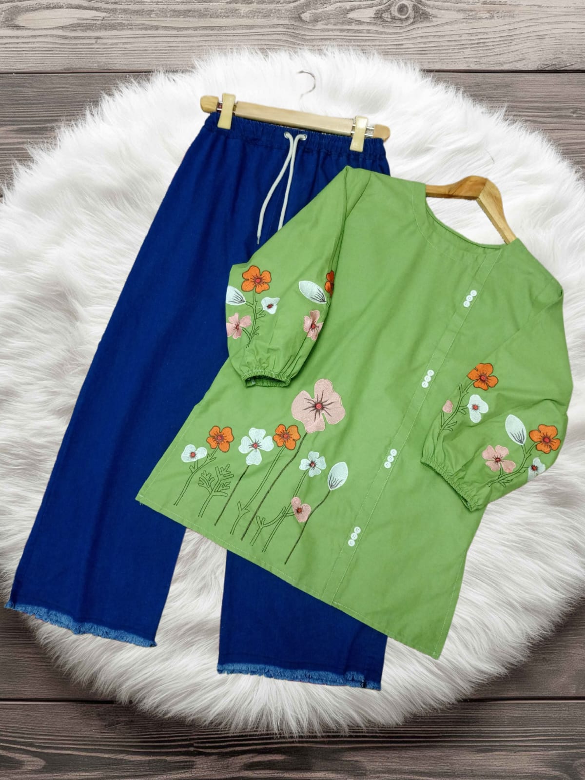 Flowers Embroidered Top&Jeans