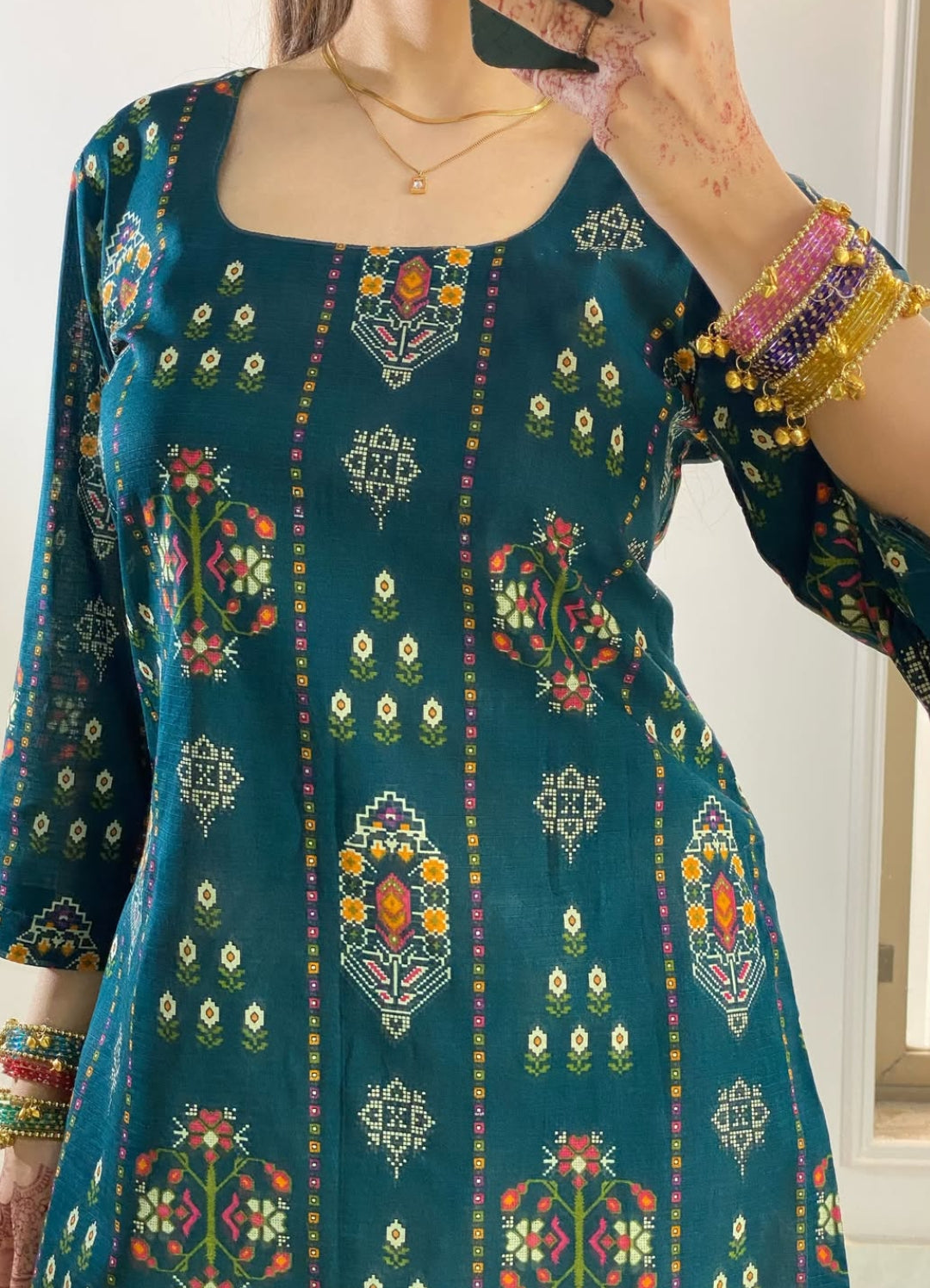 🌿 Zarqash Printed Kurti with Farshi Shalwar 🤍D 2061